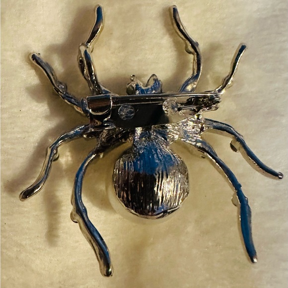 Elegant Silver Tone Spider Brooch with Faux Pearls - Picture 2 of 2